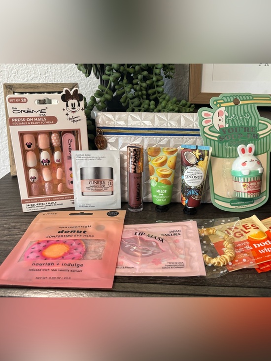 None Other - Ipsy Makeup Bag & Beauty Bundle